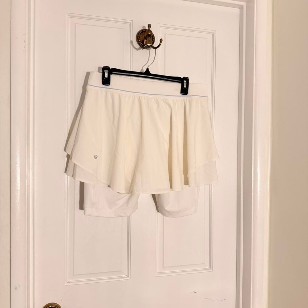 Lululemon Court Rival High-Rise Layered White Tennis Skirt Skort Size 12 - Picture 2 of 5